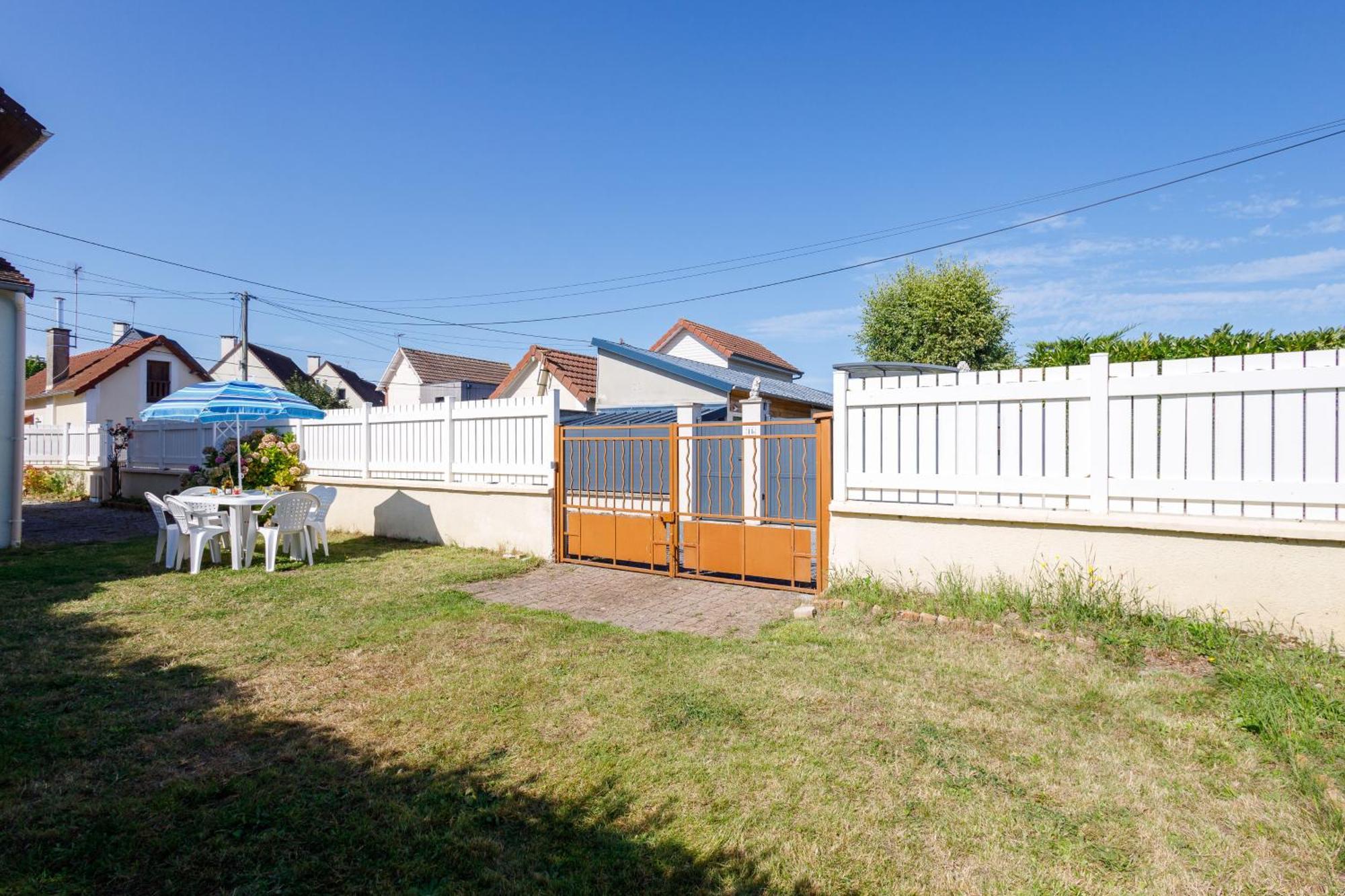La Maison Cabourgeaise Proche Mer Exterior foto